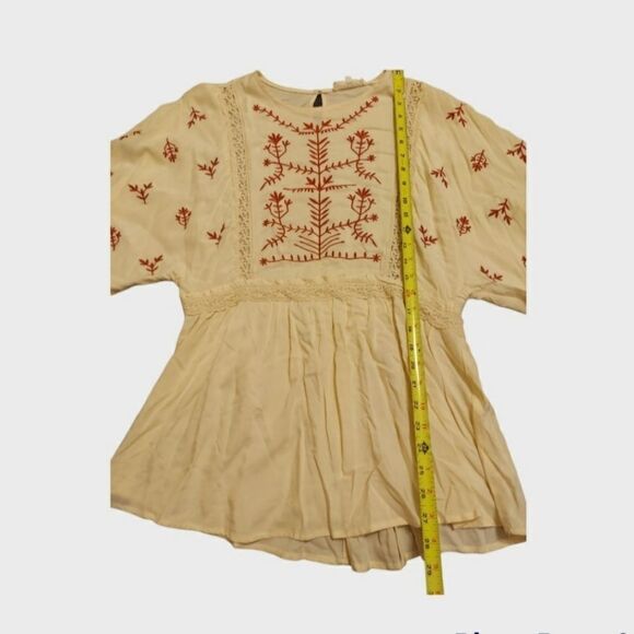 Cream Entro blouse with red floral embroidery womens Size small - Picture 6 of 8